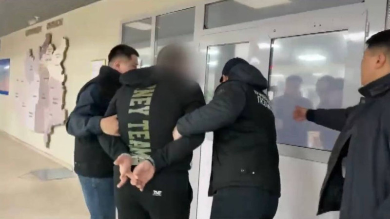 Bes jyl boiy halyqaralyq izdeýde júrgen qylmysker ustaldy