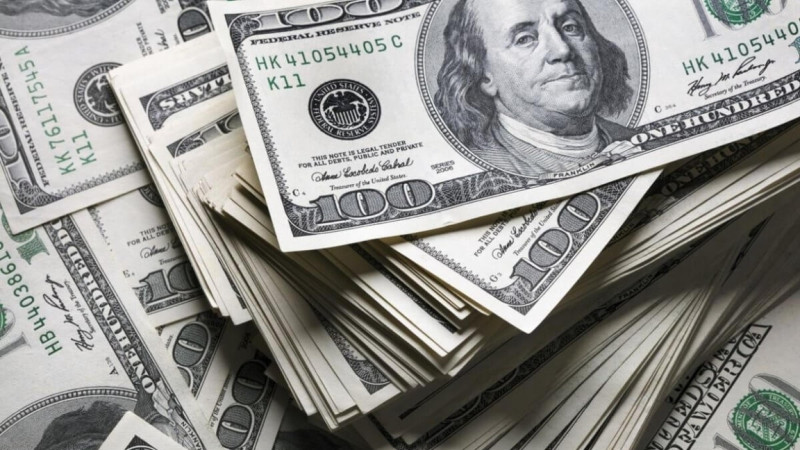 Jaz ailarynda dollarǵa suranys arta túsedi
