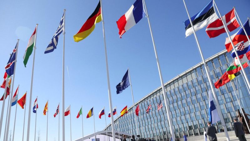 NATO: Resei KSRO kezindegi shekarany qalpyna keltirgisi keledi