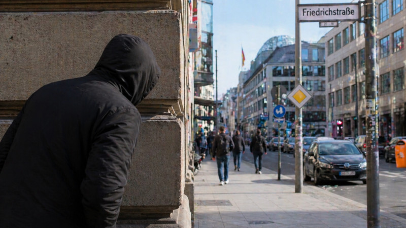 Germaniiada Resei úshin tyńshylyq jasady degen kúdikpen Qazaqstan azamaty ustaldy