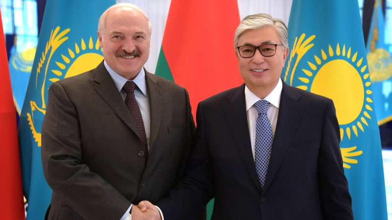 ⁠Lýkashenko Toqaevty Belarýske shaqyrdy