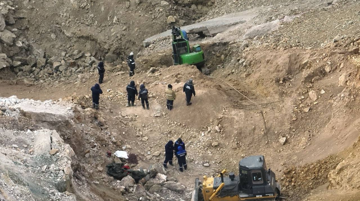 "مايقايىڭالتىندا" اۆتوبۋس شاحتاعا 7 جاۋاپتى ادامنىڭ كەسٸرٸنەن قۇلاپ كەتكەن