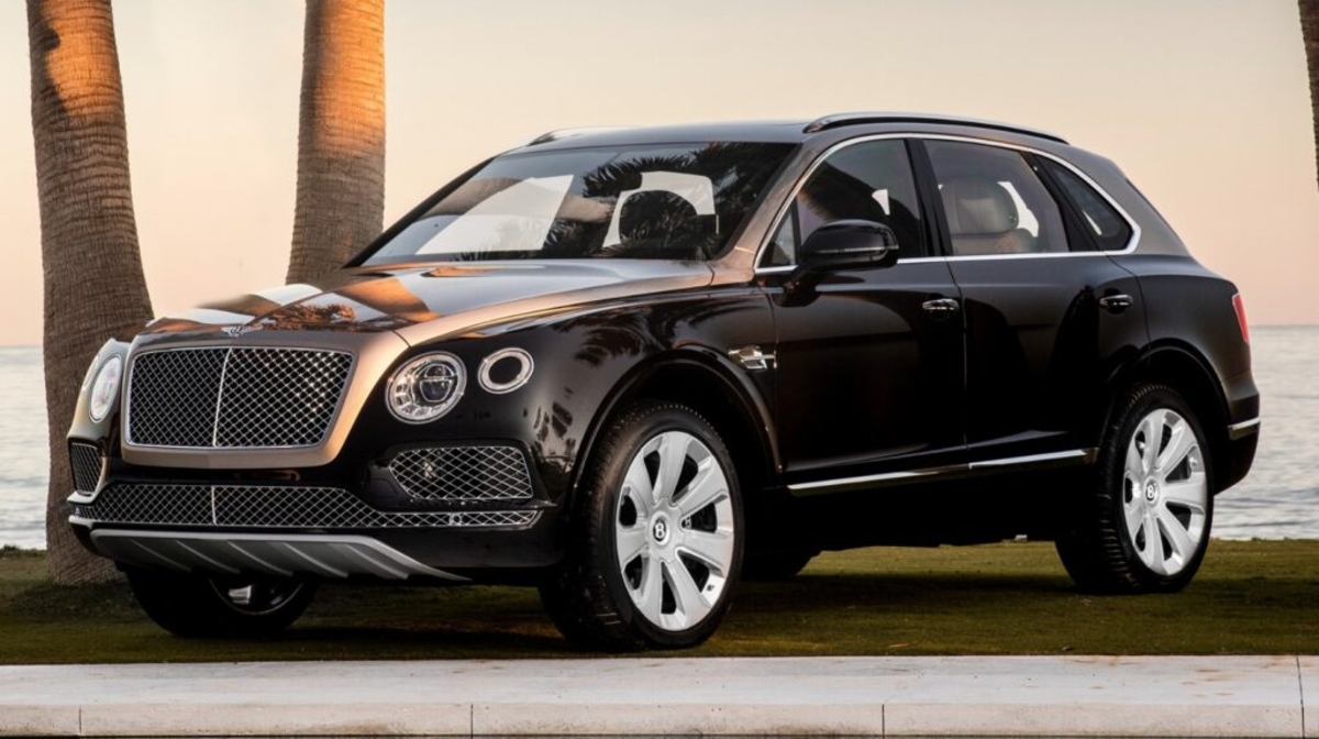 Қаржы министрлігі мемлекетке сыйға тартылған Bentley-ді 40 млн теңгеге сатты