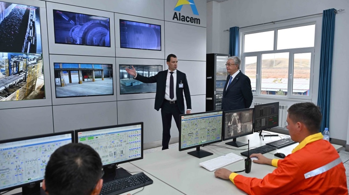 پرەزيدەنت «ALACEM» تسەمەنت زاۋىتىنىڭ جۇمىسىمەن تانىستى