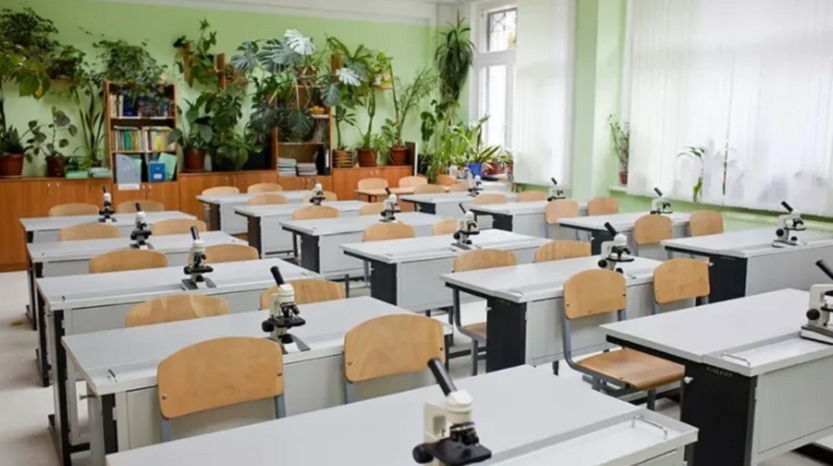 Kýrchatovtyń mektepteri zamanýi qural-jabdyqtarmen jabdyqtalýda