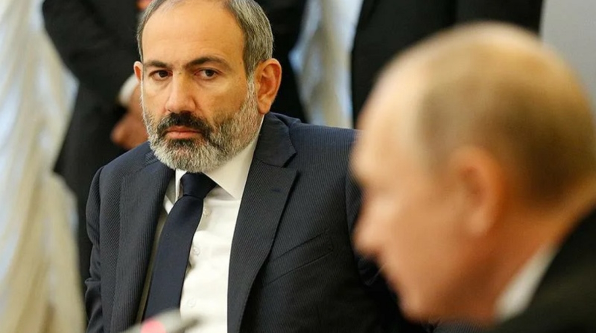 Kreml Armeniiany bir aptada jaýlap alyp, Pashiniandy biliktin ketirýdiń qamyna kiristi