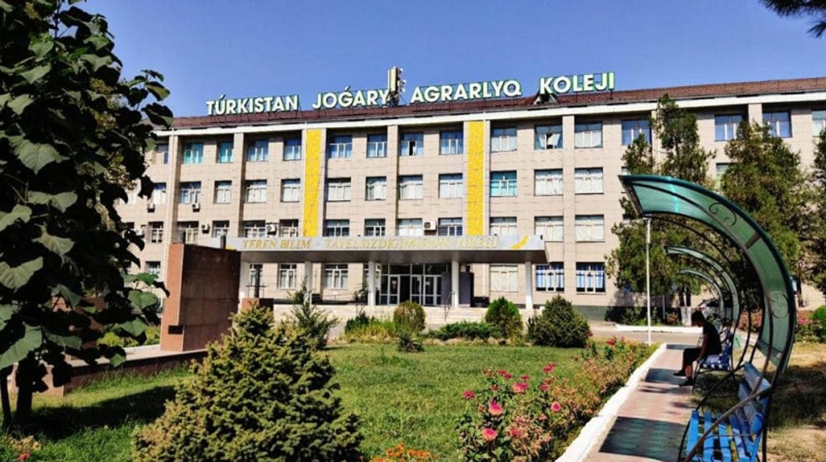 Biyl Túrkistan oblysynda 15300 jas kásiptik-tehnikalyq oqýǵa tegin tústi