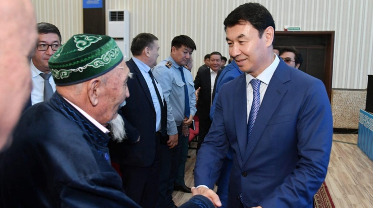Ákim Darhan Satybaldy aqpan aiynda báidibektiktermen kezdeskende bergen ýádesin qanshalyqty oryndady?