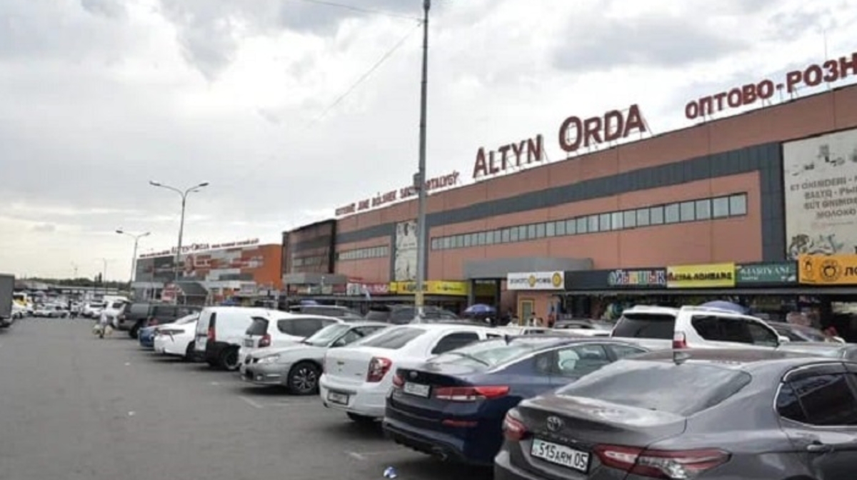 «Altyn Orda» bazarynyń ákimshiligi kásipkerler men bazar baqylaýshylaryna túsindirý jumystaryn júrgizdi.
