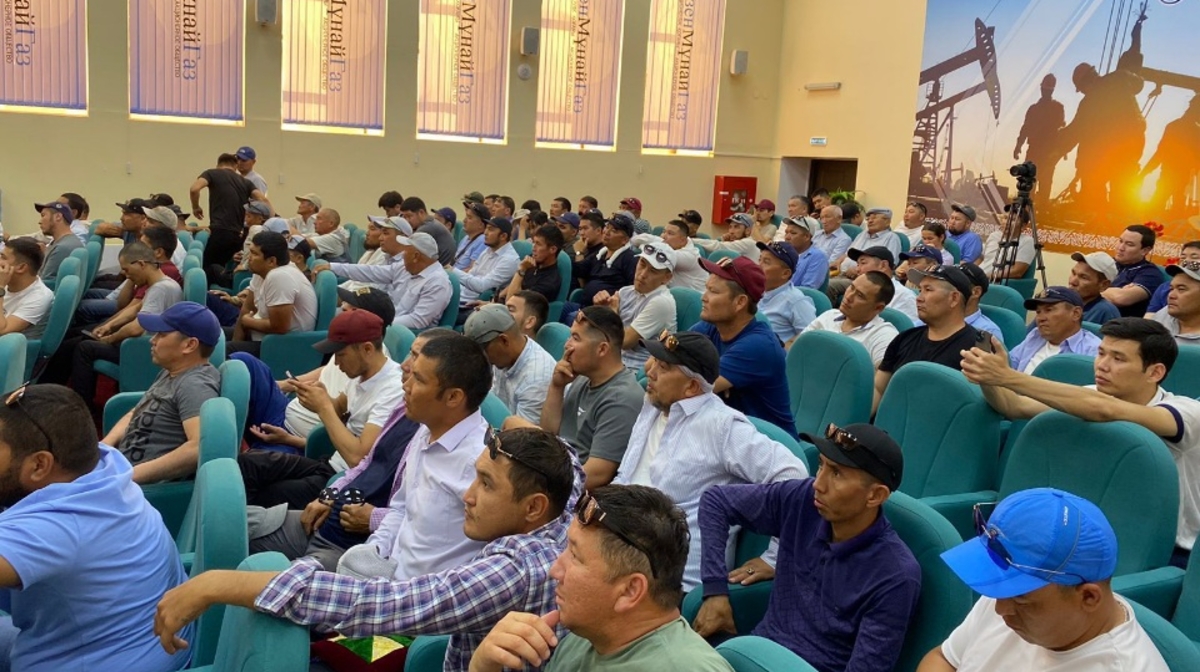 ماڭعىستاۋ وبلىسىنىڭ ەكٸمٸ نۇرلان نوعاەۆ «بەرالي» كومپانيياسىنىڭ بۇرىنعى قىزمەتكەرلەرٸمەن كەزدەستٸ