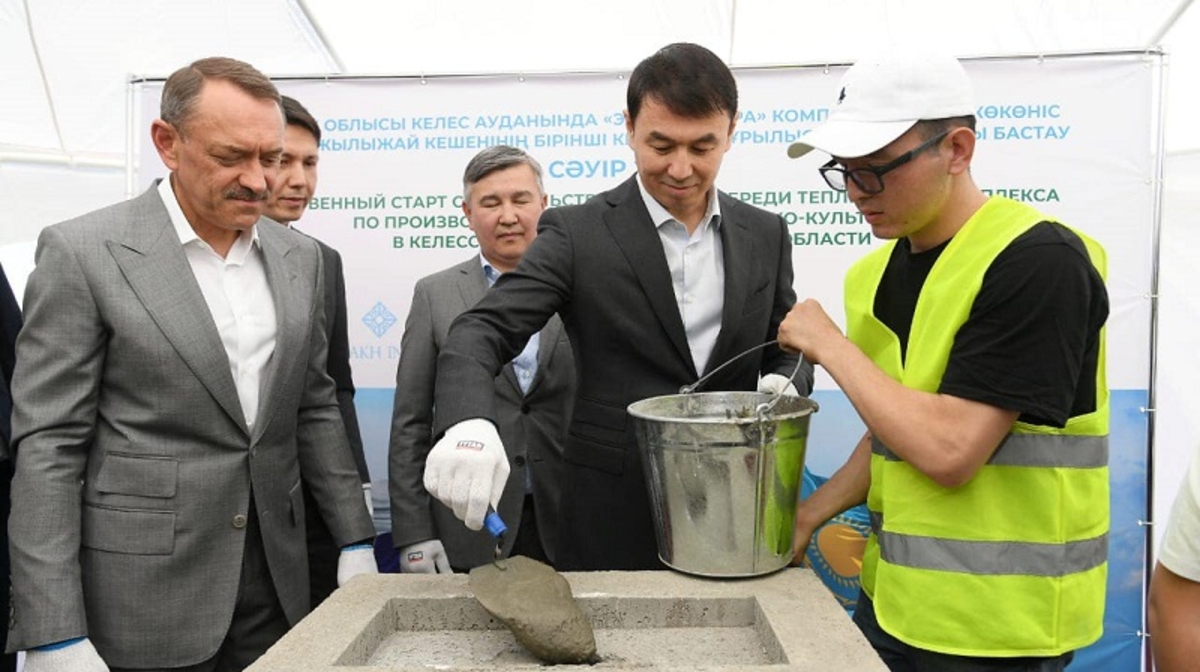 Түркістан облысында еліміз бойынша ең ірі жылыжай кешенінің іргетасы қаланды