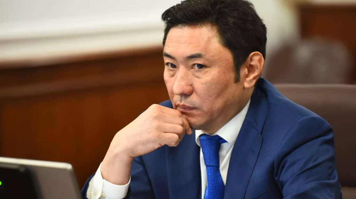 Arzan janarmai ulttyq múdde men energetikalyq qaýipsizdikke qater tóndiredi - Aqsholaqov