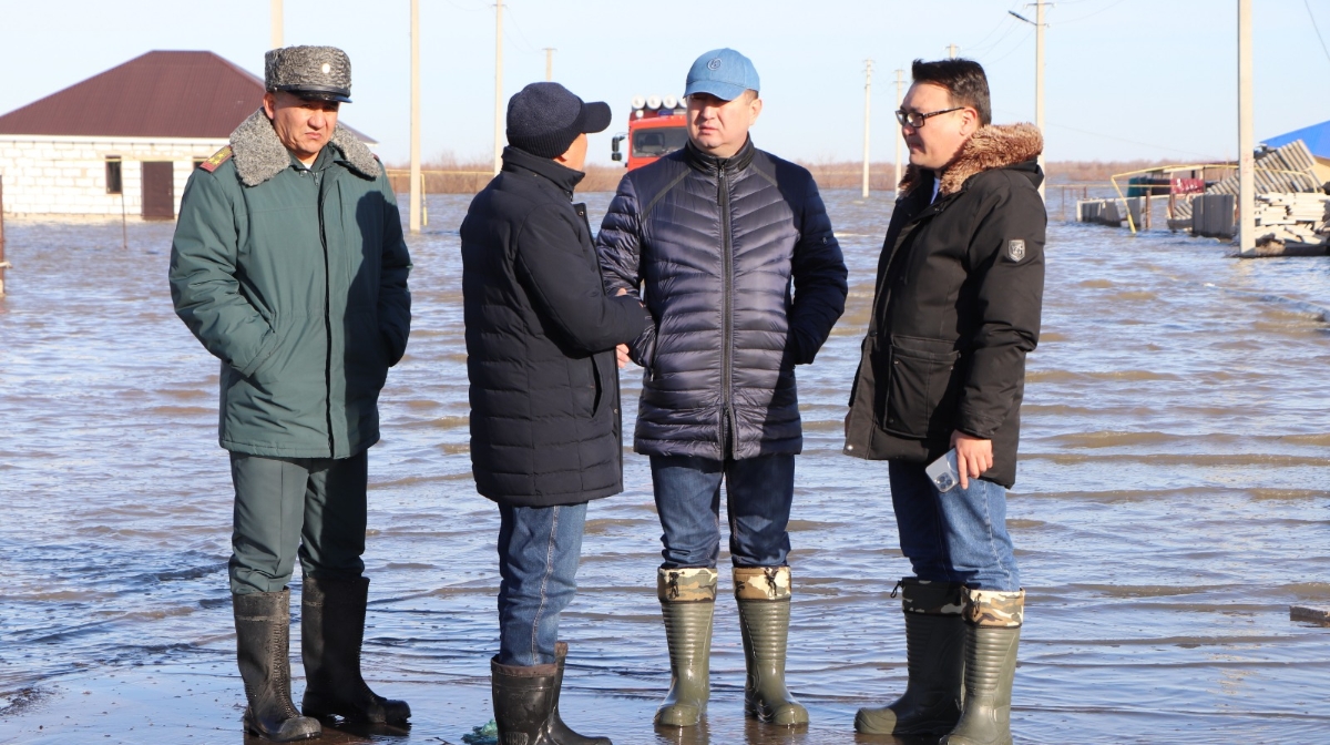 Аманаттықтар 70 млн теңгенің құрылыс материалдарын су тасқынынан зардап шеккен аудандарға жеткізеді