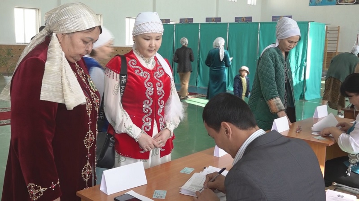ماڭعىستاۋ. ٸشٸمدٸكتەن باس تارتقان باياندى اۋىلىنىڭ تۇرعىندارى سايلاۋعا ۇلتتىق كيٸممەن كەلدٸ