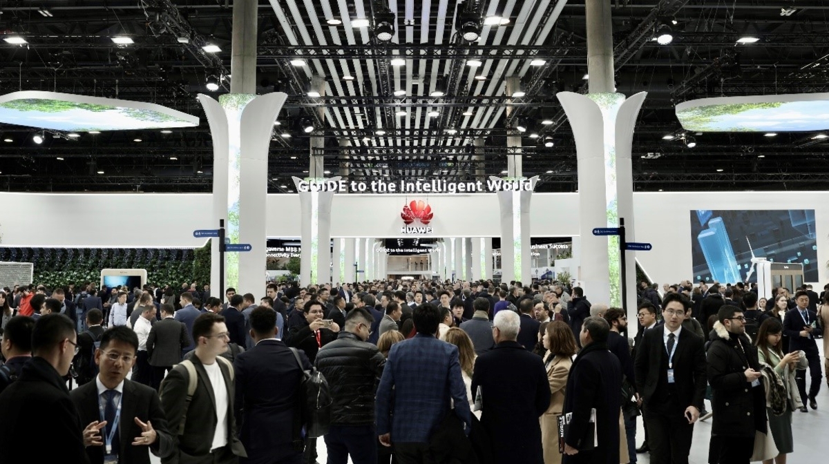 بارسەلوناداعى تەحنولوگييالىق كٶرمە: Huawei كومپانيياسى ماڭىزدى مەلٸمدەمە جاسايدى