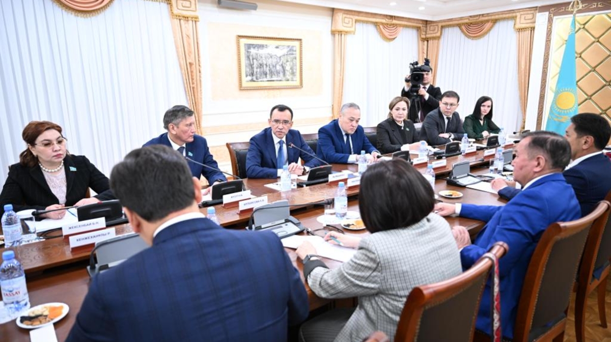 MÁÝLEN ÁShIMBAEV ULTTY UIYSTYRATYN QUNDYLYQTAR JÓNINDE AITTY
