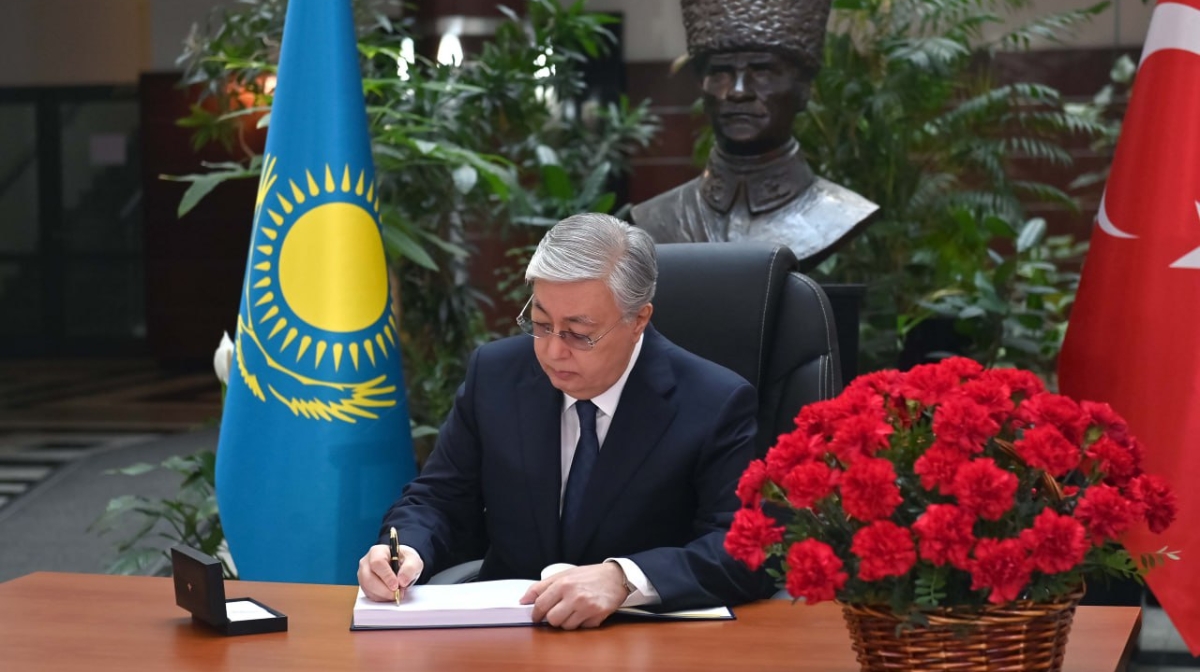 Memleket basshysy Qazaqstandaǵy Túrkiia elshiligine bardy