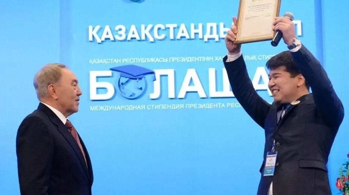"Bolashaq" túlekteri biliktiń jalyna jarmasyp, sheneýnik bolýǵa nege qumar?