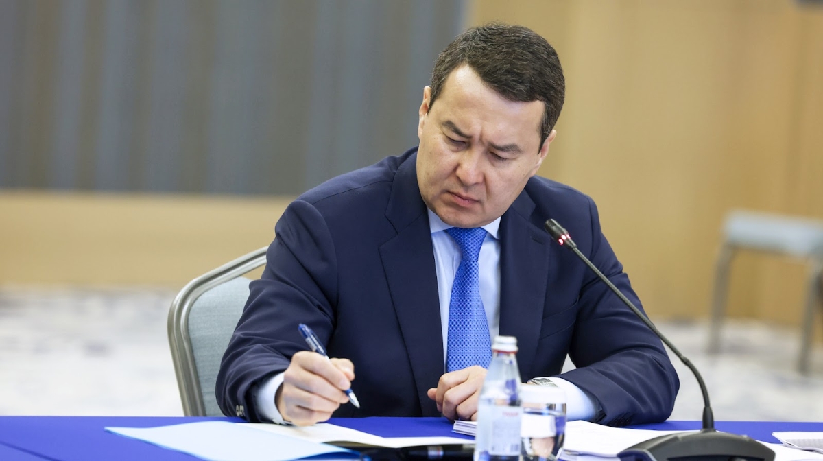 "Смайыловтың сүйкімі кете бастады...". Тоқаев Үкіметтің жұмысын сынға алды