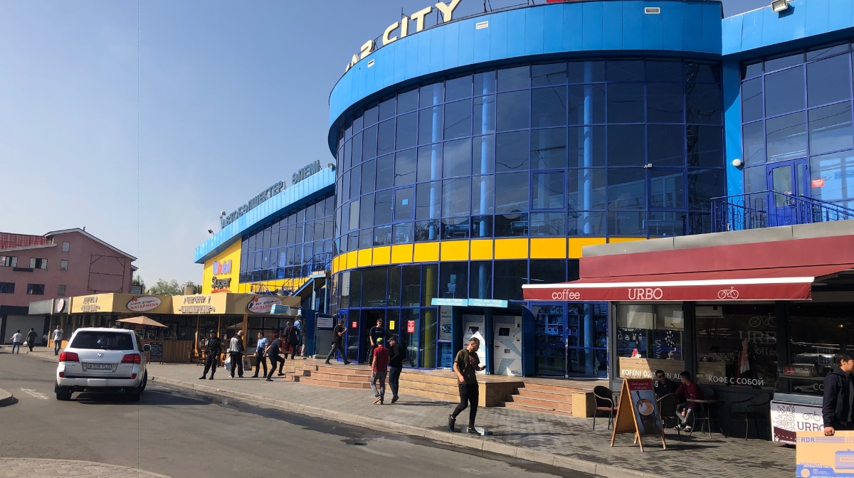 Turǵyndar Car City kólik bazaryn qala syrtyna shyǵarýdy ótinýde - Almaty ákimdigi