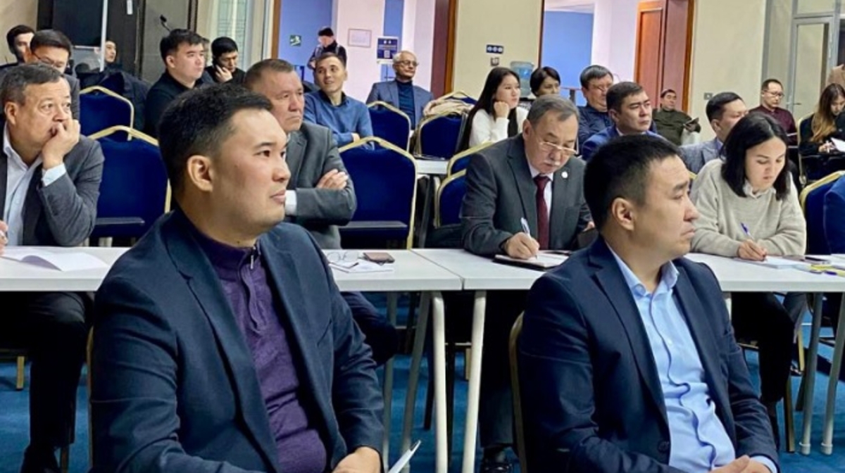 Орталық сайлау комиссиясы саяси партия өкілдеріне