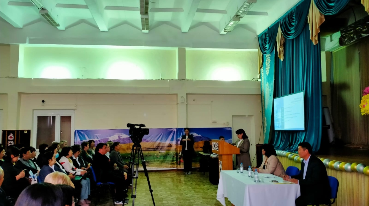 Shymkent ustazdary: "Adam kapitalyn damytý mektepten bastalady"