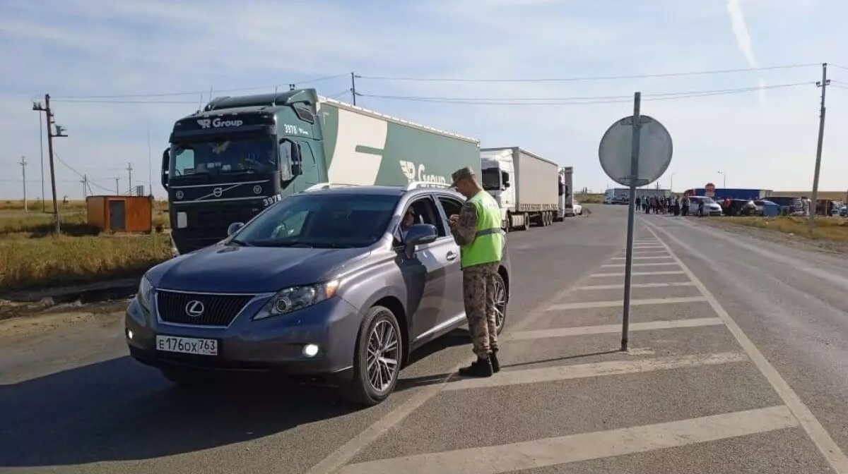 Indýstriia ministrligi: shekaradaǵy ótkizý beketteri shtattyq rejimde jumys isteýde
