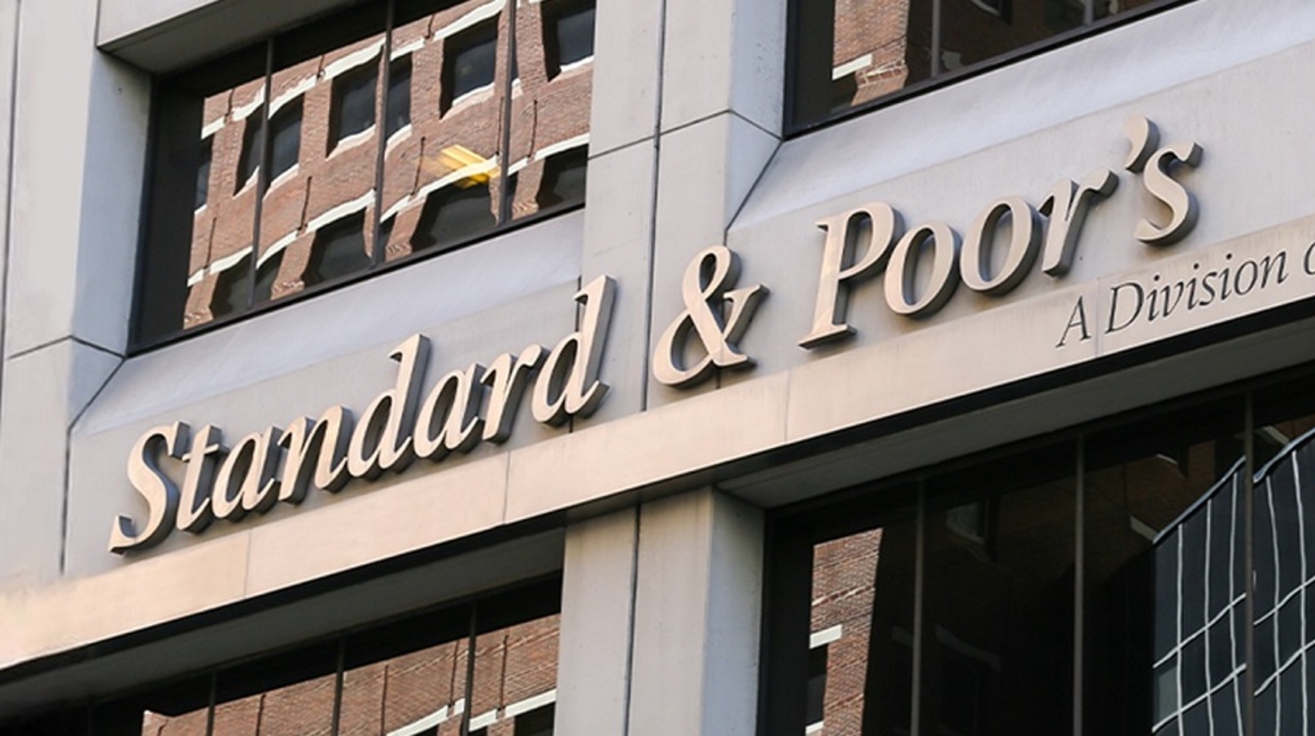 S&P halyqaralyq agenttigi Kaspi Bank reitingin kóterdi