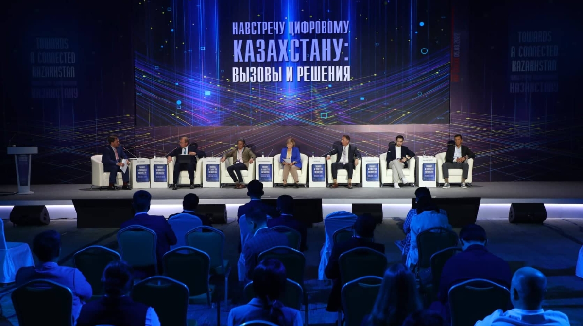 Huawei: Qazaqstandy tsifrly memleketke ainaldyrýǵa bolady