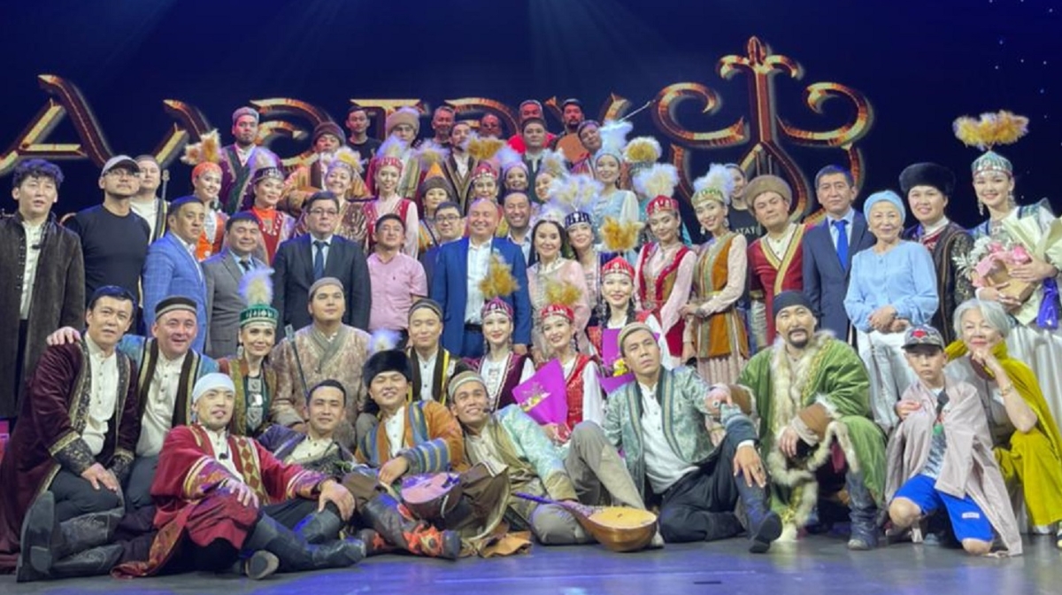«Alataý» dástúrli óner teatry gastrólmen Nur-Sultanda