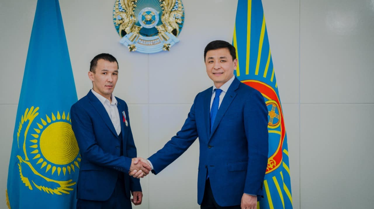 Sábitti jumysqa ornalastyramyz. Otbasyn astanaǵa kóshirýge kómektesemiz - Altai Kólginov