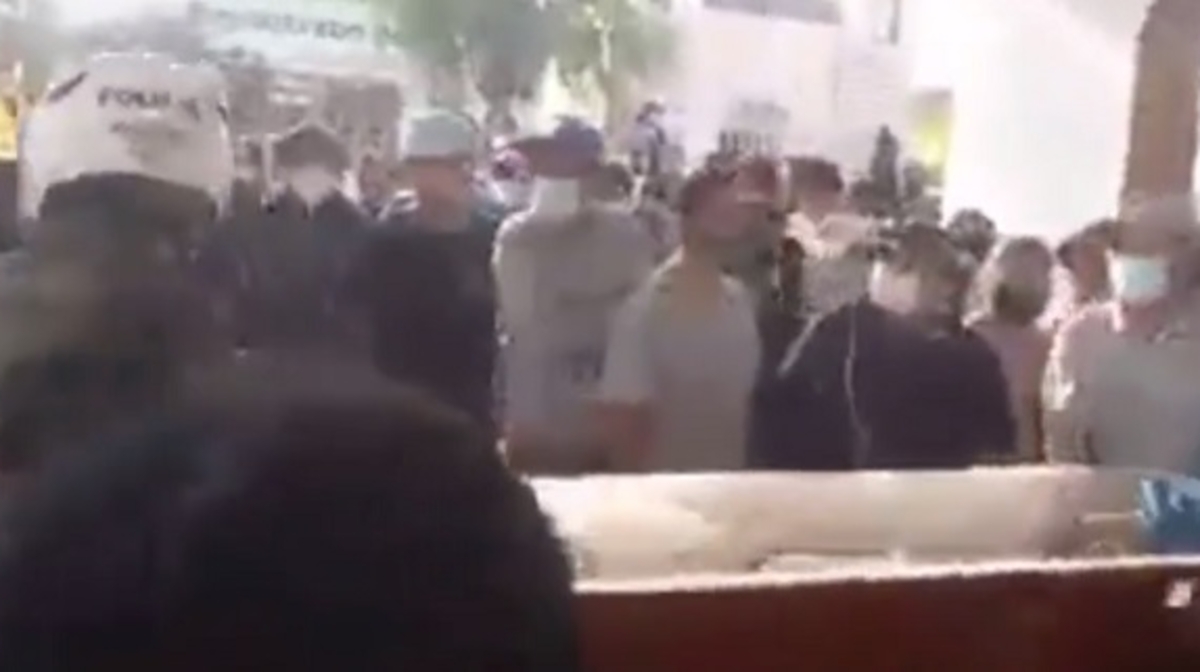 Jol apatyna túsken áiel óziniń jerleý rásiminde tirilip ketken (video)