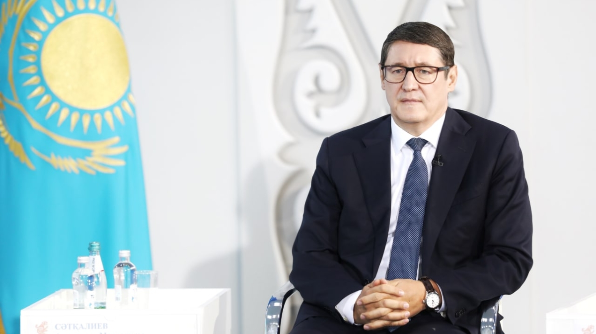 "Samuryq-Qazynanyń" sheteldegi ókildigin japtyq. "Keńesshiler" institýtyn joidyq - Qor basshysy