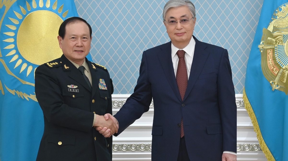 Qazaqstanǵa Qytaidyń Qorǵanys ministri bastaǵan delegatsiia keldi
