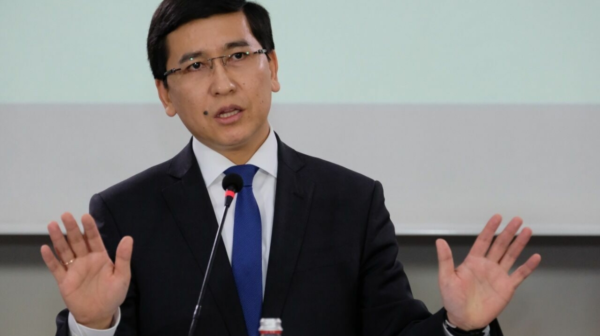 Bilim ministri attestatsiiadan bas tartpaityn málimdedi