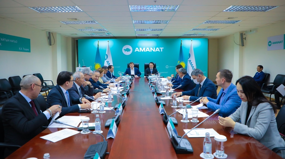 «AMANAT» партиясы «Алтын домбыра»-дан бөлек «Бабалар аманаты» айтысын ұйымдастыруды ұсынды