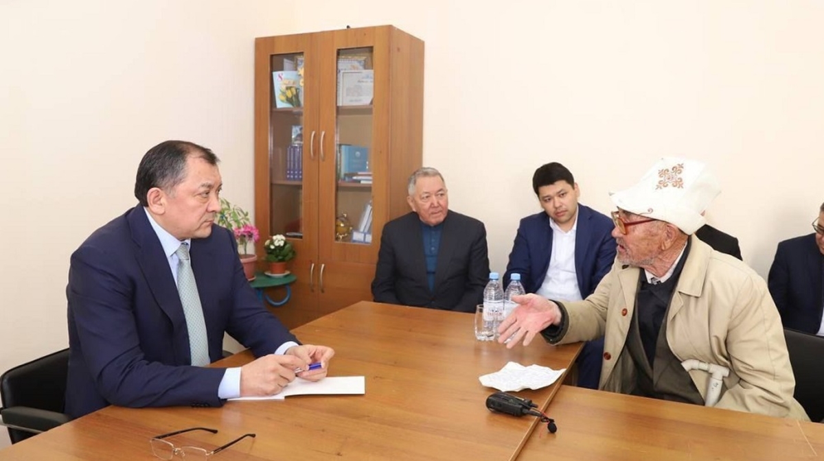 نۇرلان نوعاەۆ ماڭعىستاۋ اۋدانىنىڭ تۇرعىندارىمەن بٸرقاتار كەزدەستٸ