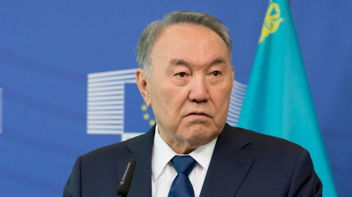 Nazarbaev? Ol halyqqa emes, ózine renjýi kerek - jazýshy Nurjekeev