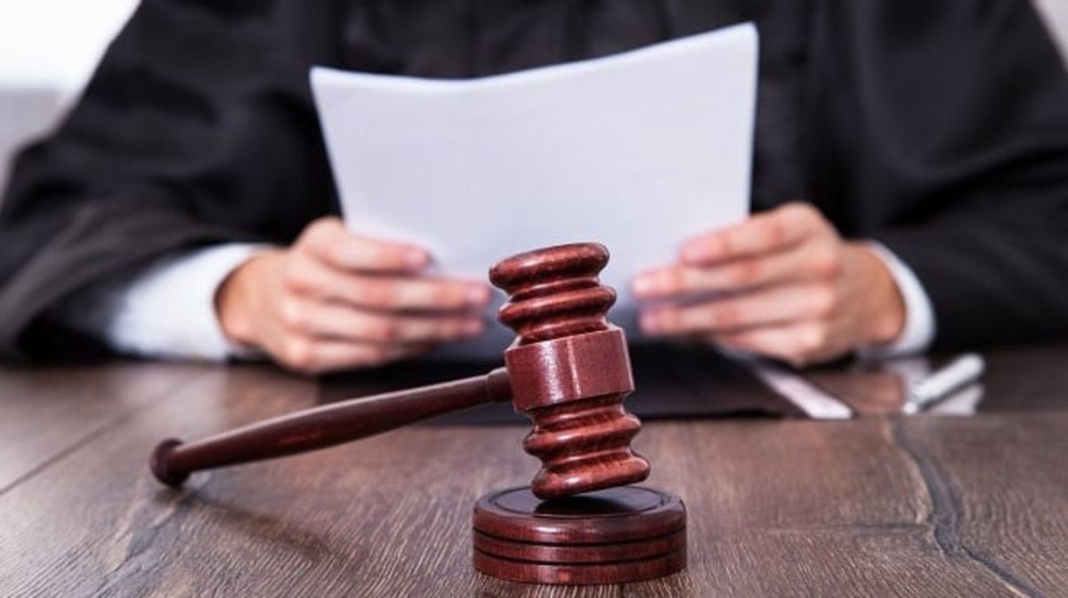 توقاەۆ بۇرىنعى كوستيتۋتتسييالىق سوت قايتارىلاتىنىن ايتتى