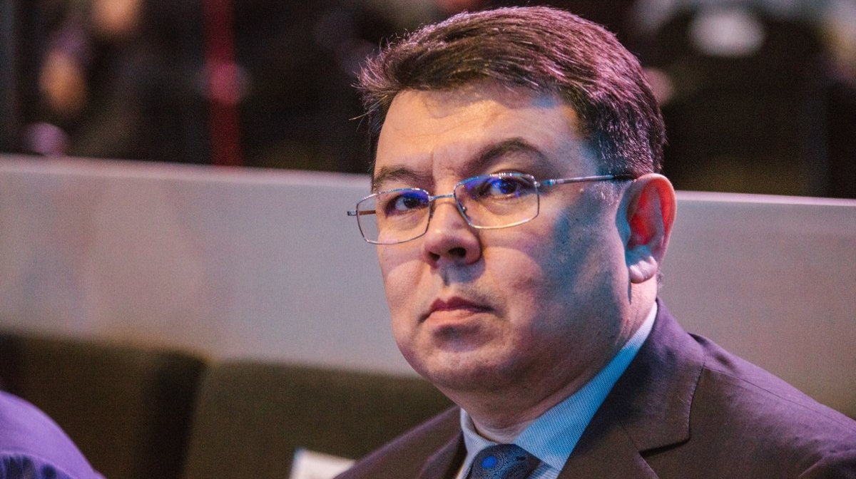 «Rezidentsiianyń qajeti joq». Bozymbaev han saraiyndai úidi  balalardy ońaltý ortalyǵyna ótkizip berdi