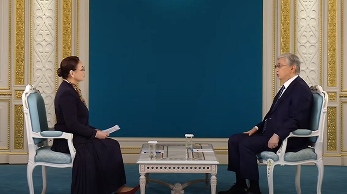 "Buǵan kim senedi?". Toqaev "jazyqsyz azamattardy sebepsiz qamady" degendergen jaýap berdi