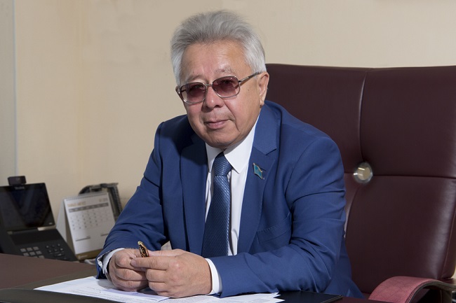 Shaimardanov: «Tehnikalyq mamandyqtarǵa basymdyq berilýi injenerlerdiń jańa býynyn jasaqtaidy»