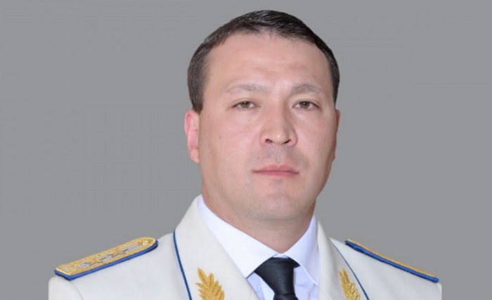 سامات ەبٸش پرەزيدەنت ٶكٸمٸمەن قىزمەتٸنەن بوساتىلدى