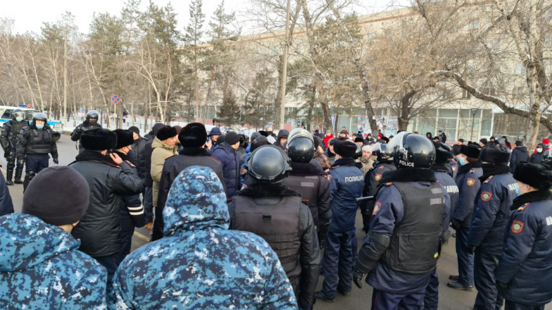 پرەزيدەنت بەيبٸت دەمونستراتسيياعا قاتىسۋشىلار قىلمىستىق جاۋاپكەرشٸلٸككە تارتىلمايتىنىن ايتتى
