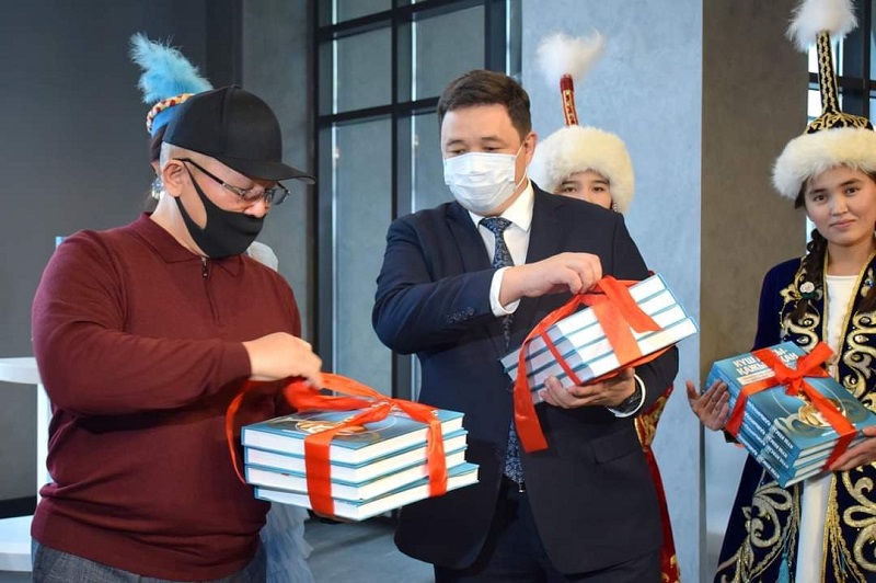 Qajymuqan týraly kitap pen derekti filmniń tanystyrylymy ótti