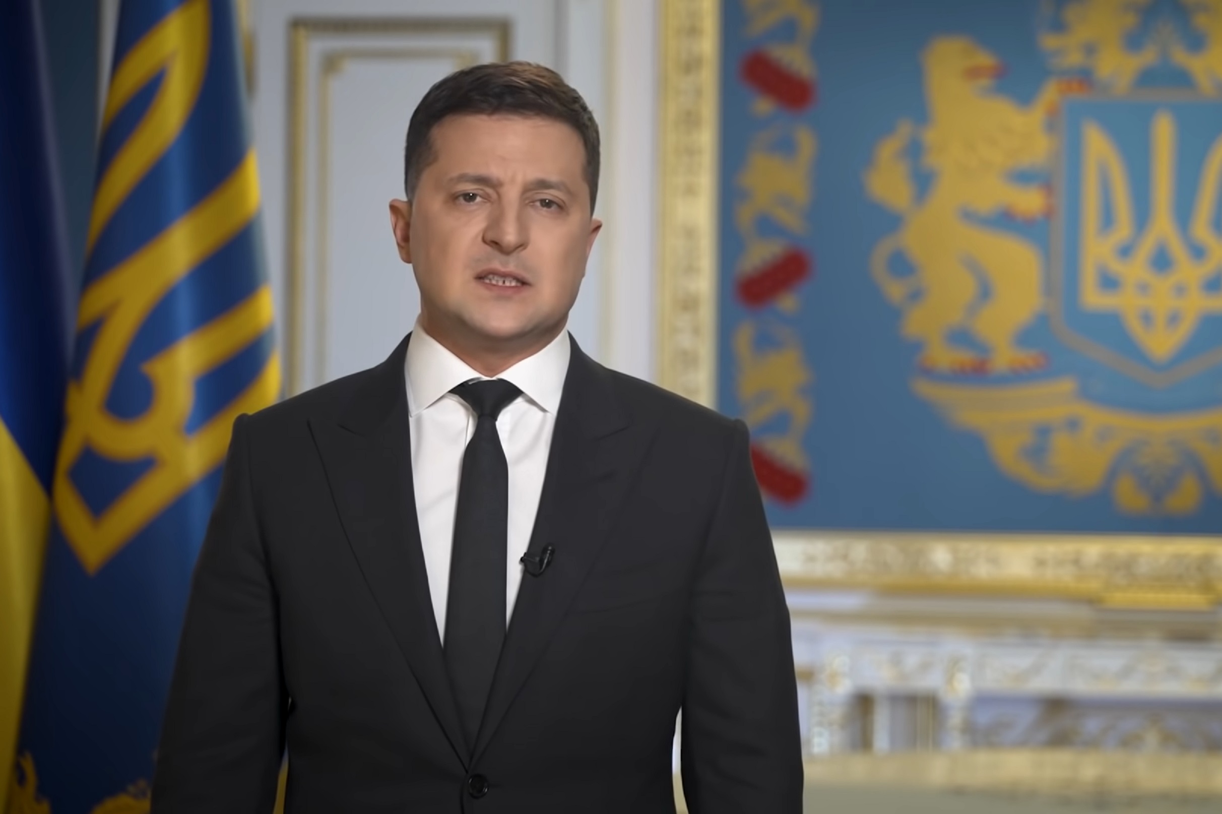 "Ýkraina shekarasynda 100 myń orys áskeri tur". Zelenskii shuǵyl málimdeme jasady