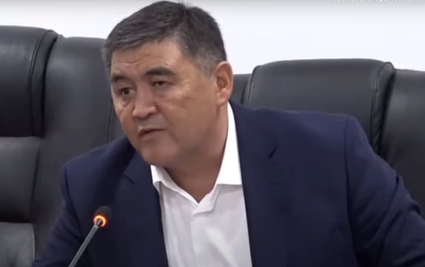 «Jemqormen toida birge bolǵan». Depýtat shendini synap tastady