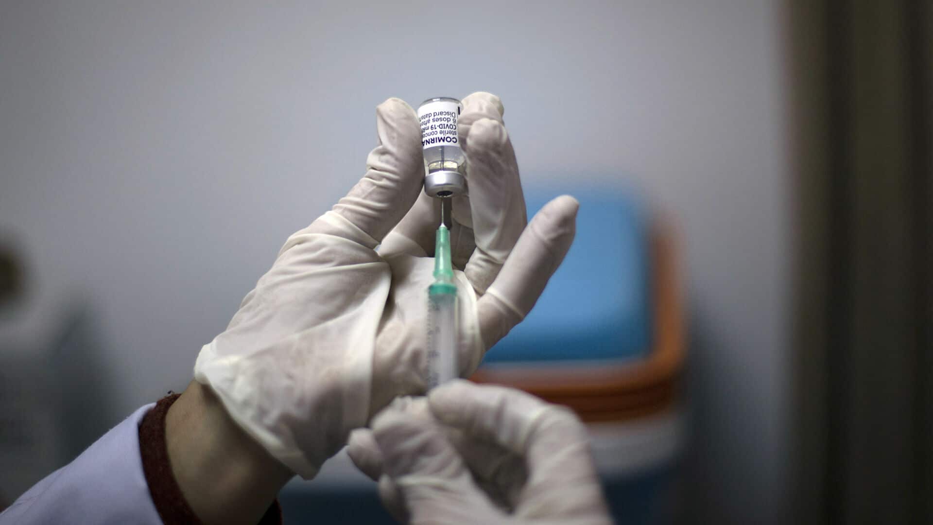 Ata-analardy balaǵa vaktsina salý týraly qujatqa qol qoiýǵa kóndirýde: Aqparat daý týdyrdy