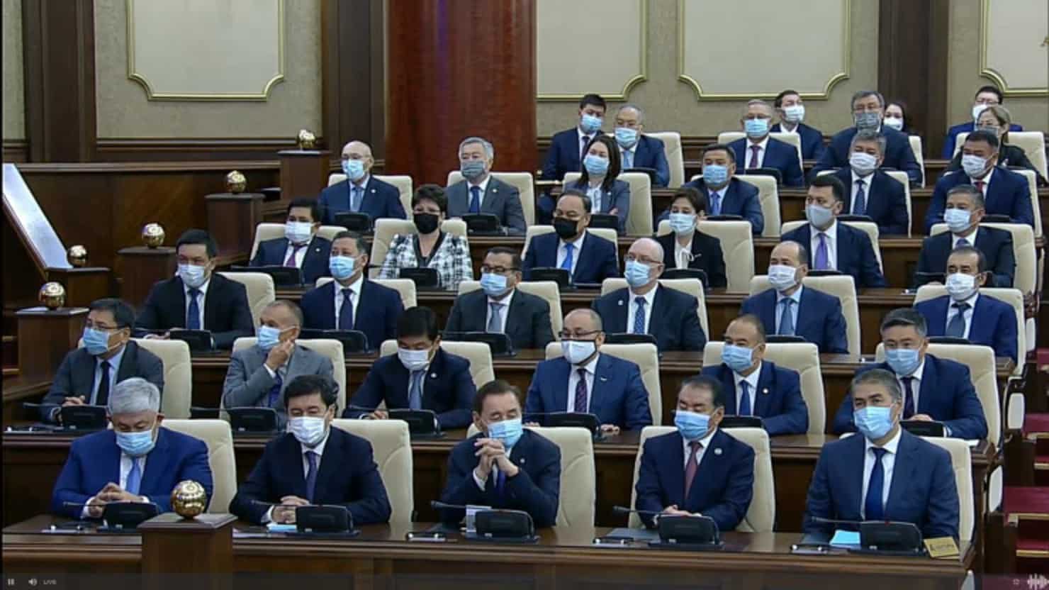 "Ornyn bosatsyn". Toqaev tiip-qashyp jumys isteitin shendilerdi sóz etti (video)
