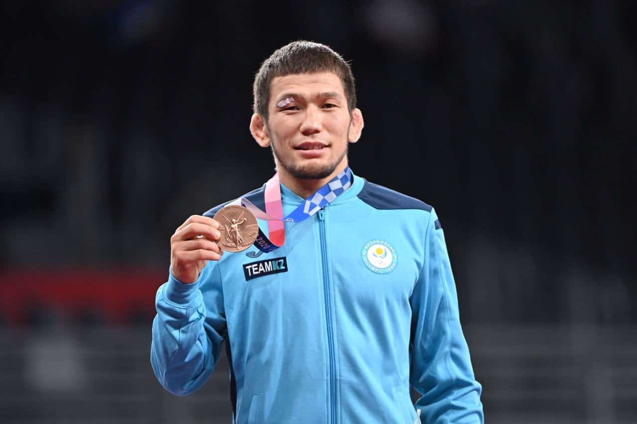 Nurislam Sanaev Olimpiada syiaqysyn muhtaj otbasylarǵa beretinin aitty